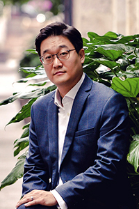 Headshot of Dr. Joseph Han