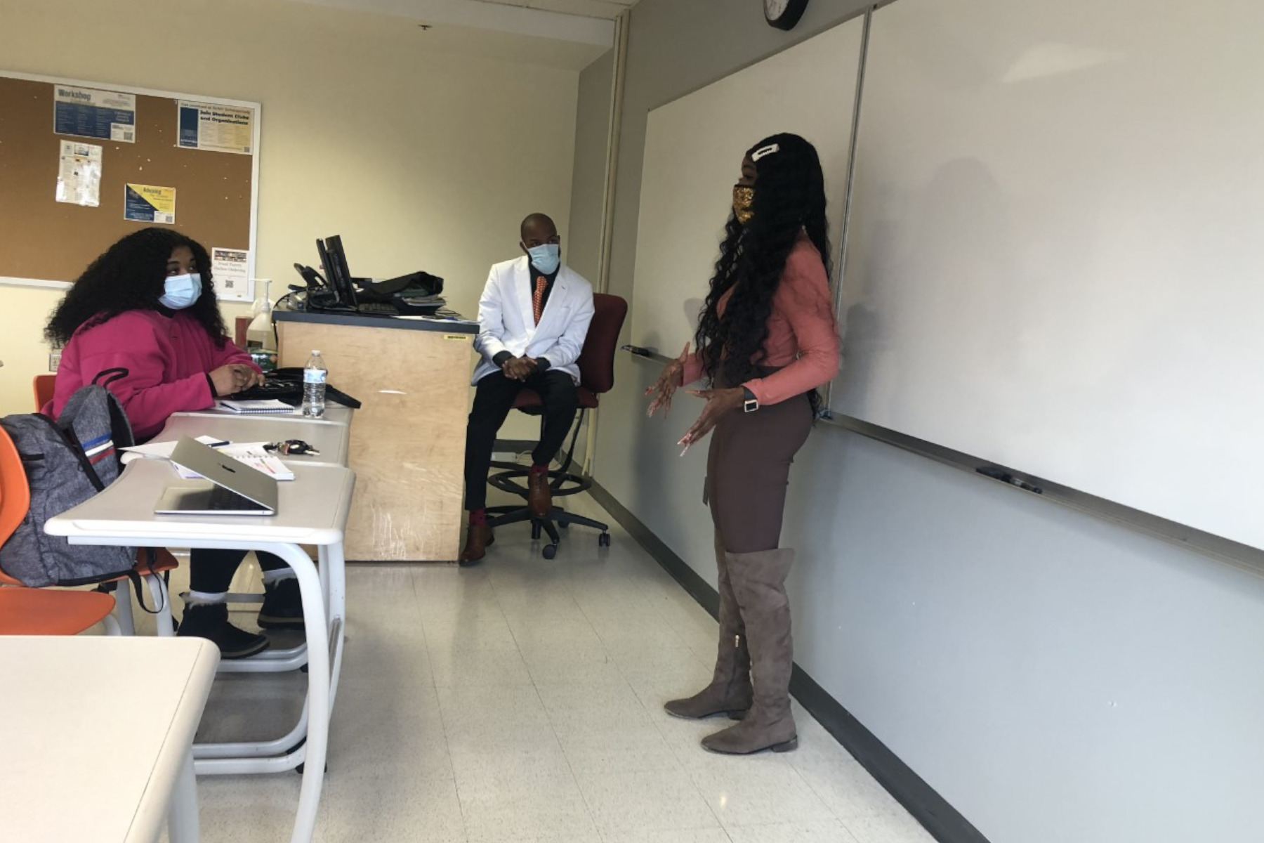 Ashley Dunbar, attorney, speaking to students in classroom