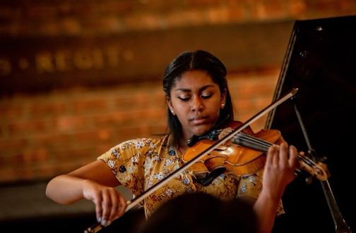 Leah Magee, violinist